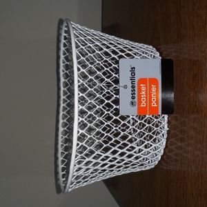 Essential Basket Panier